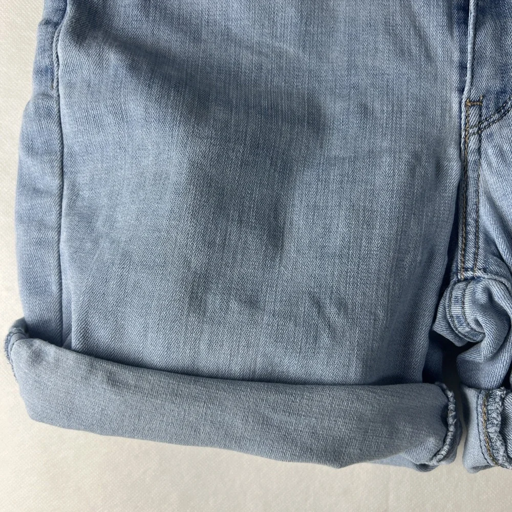 Levi's Womens Classic Shorts Size W28 Mid Rise Denim Red Tag Light Blue‎ D22